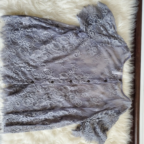 Women's tops pre-owned - Picture 3 of 4